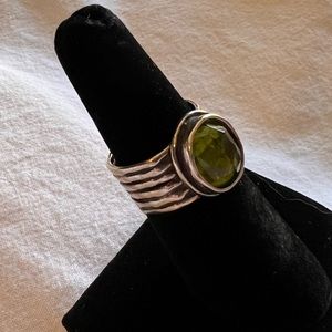 Silpada sterling silver green glass ring